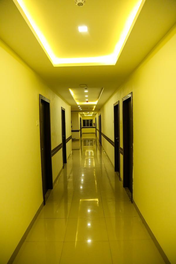 Hotel Saheb ปันเวล ภายนอก รูปภาพ